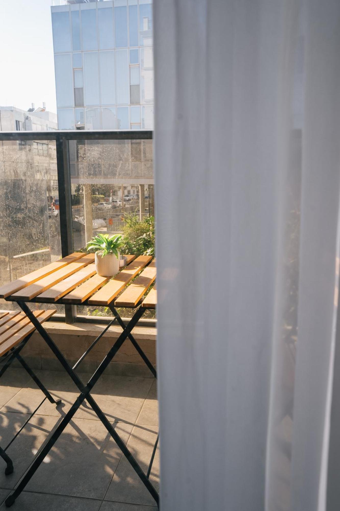 Haim Arlosoroff With Shelter Tel Aviv